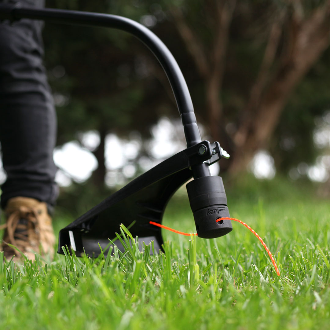 Quick fuss free single thread whipper snipping. 